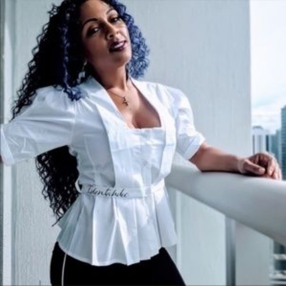 3for $30 Callie Lives White pleated short sleeve blouse - Picture 3 of 12